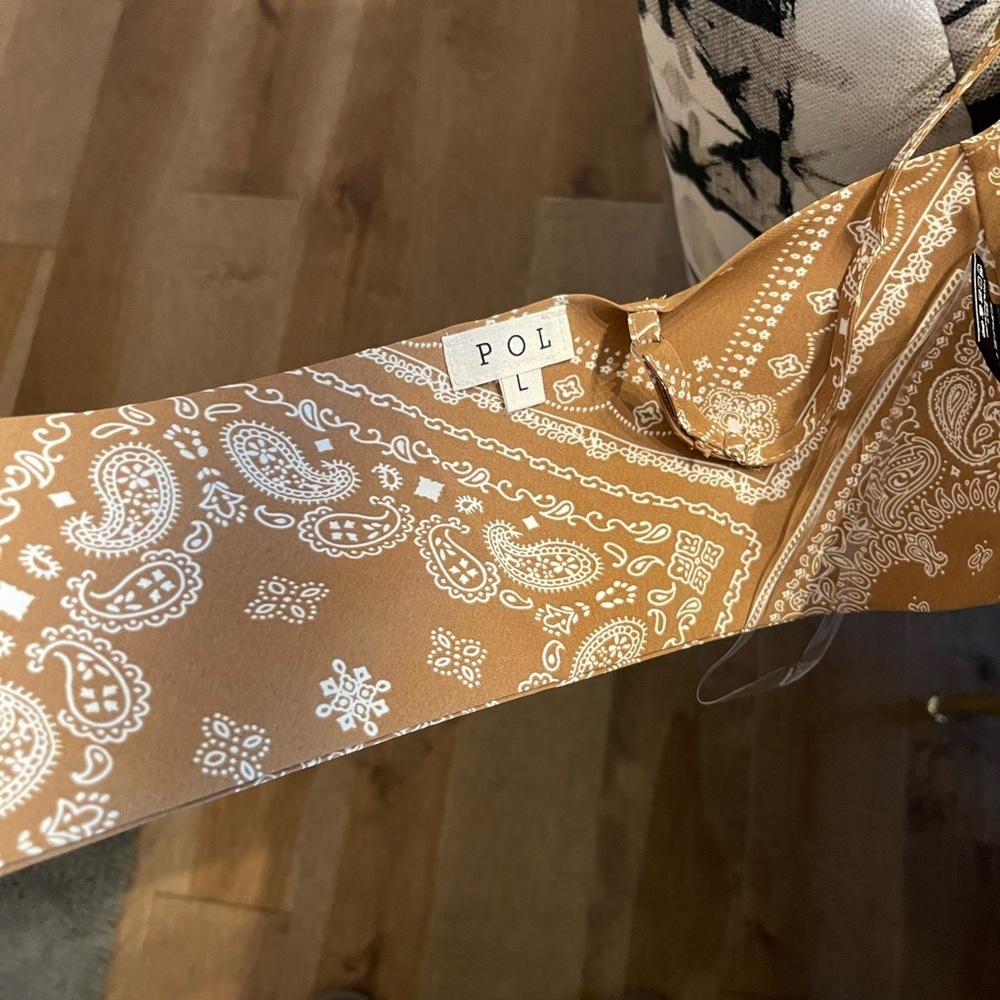 The LAINEY Bandana Top - Picture 5 of 8
